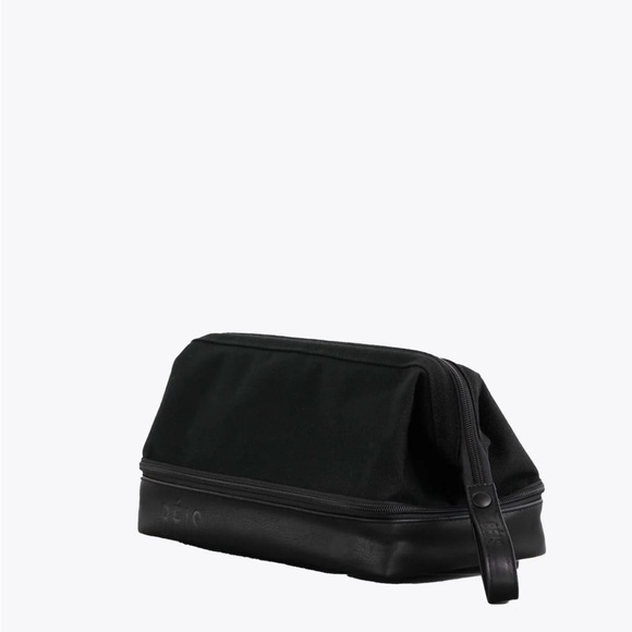 BEIS black toiletry Travel Bag in excellent condition. - Picture 5 of 9